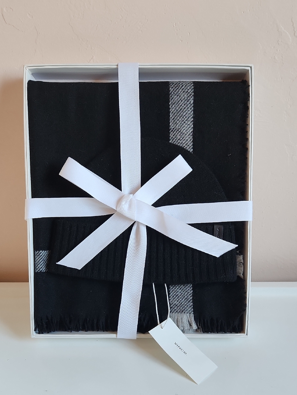 Vince Black Wool Cashmere Knit Beanie & Scarf Gift Set NWT